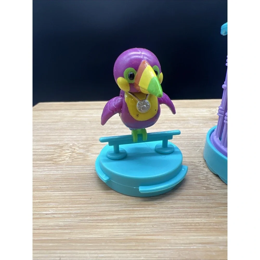 VTG Kenner 1992 Littlest Pet Shop Ticklish Toucan with Cozy Cage